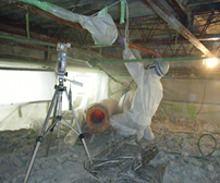 除去作業中室内の採取状況